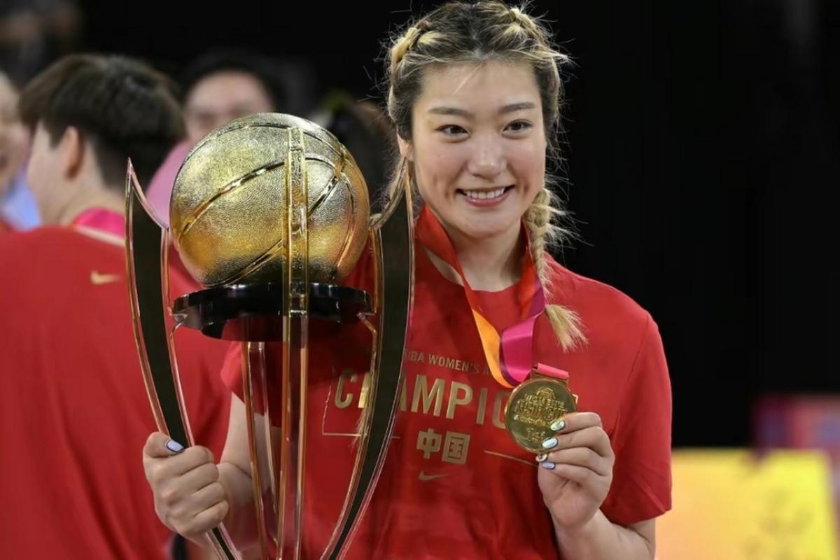 李梦入选女篮亚洲杯最佳阵容的相关图片